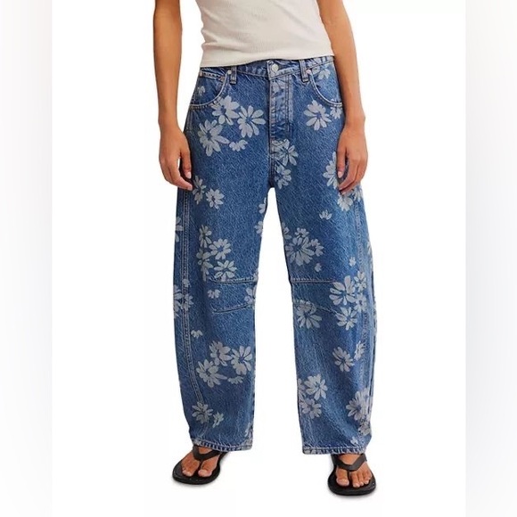 Free People Good Luck Printed Barrel Leg Jeans Laser Daisy size 29